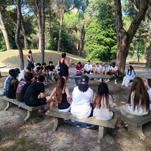 SchülerInnen im Kreis