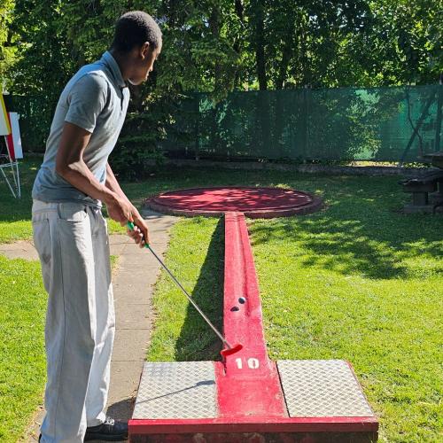 20250702 3a Minigolf & Münze