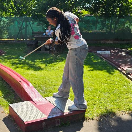 20250702 3a Minigolf & Münze